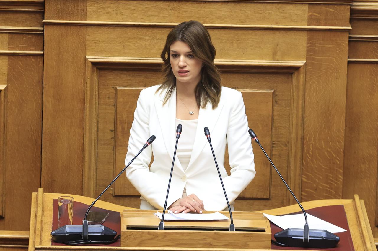 Νοτοπούλου: Οι γυναίκες που εργάζονται ως διανομείς μέσω πλατφορμών δεν είναι αόρατες – Ώρα για νομική προστασία και ίσα δικαιώματα