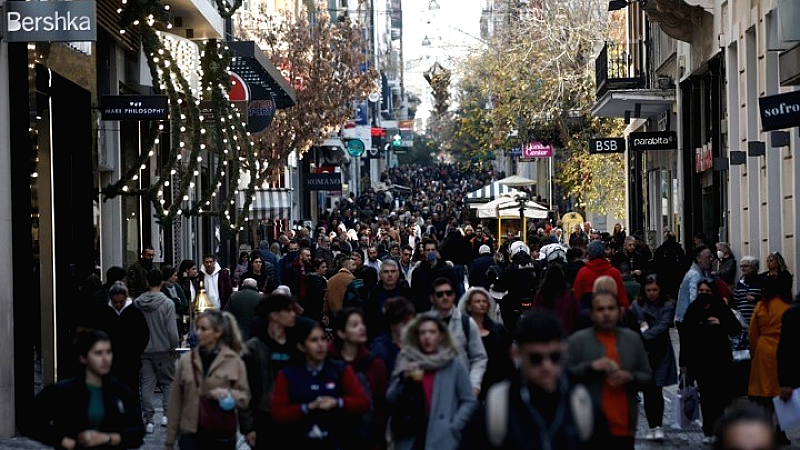 Ανακοινώθηκε το εορταστικό ωράριο – Ποιες Κυριακές θα είναι ανοιχτά τα καταστήματα