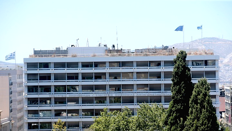 ΥΠΕΘΟΟ: Η πρόωρη αποπληρωμή χρέους προσφέρει ετήσια εξοικονόμηση 800 εκατ. ευρώ και ενισχύει την οικονομική βιωσιμότητα