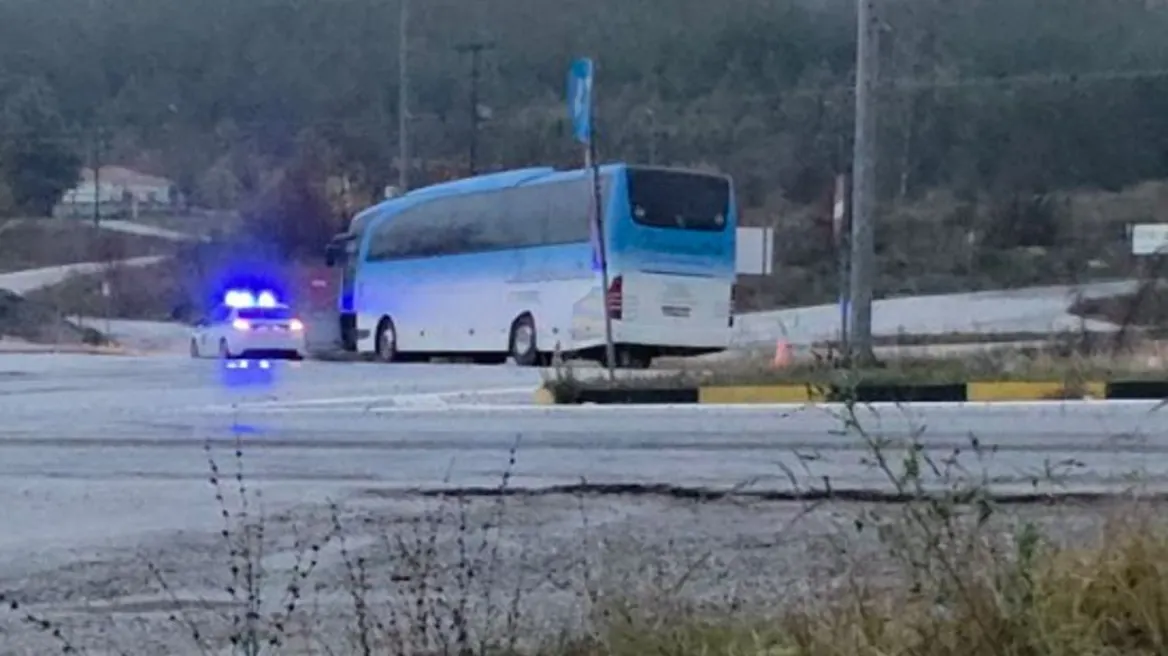 Πτολεμαΐδα: Τραγωδία σε δρομολόγιο της ΔΕΗ – Οδηγός υπέστη ανακοπή και το λεωφορείο εξετράπη