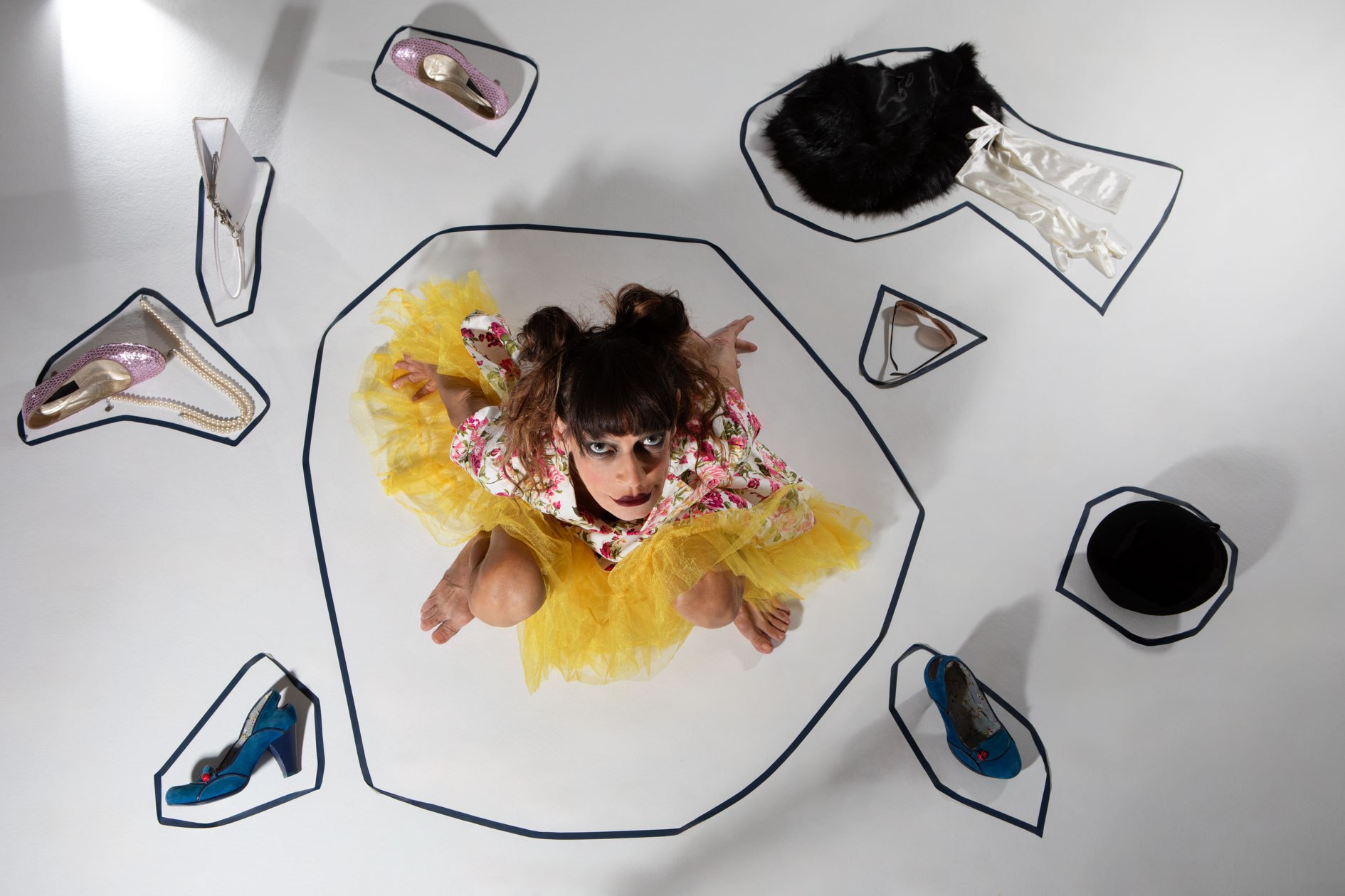 Το αποτύπωμα: Η εικαστική περφόρμανς της Φένιας Αποστόλου στο Calderone Art Space