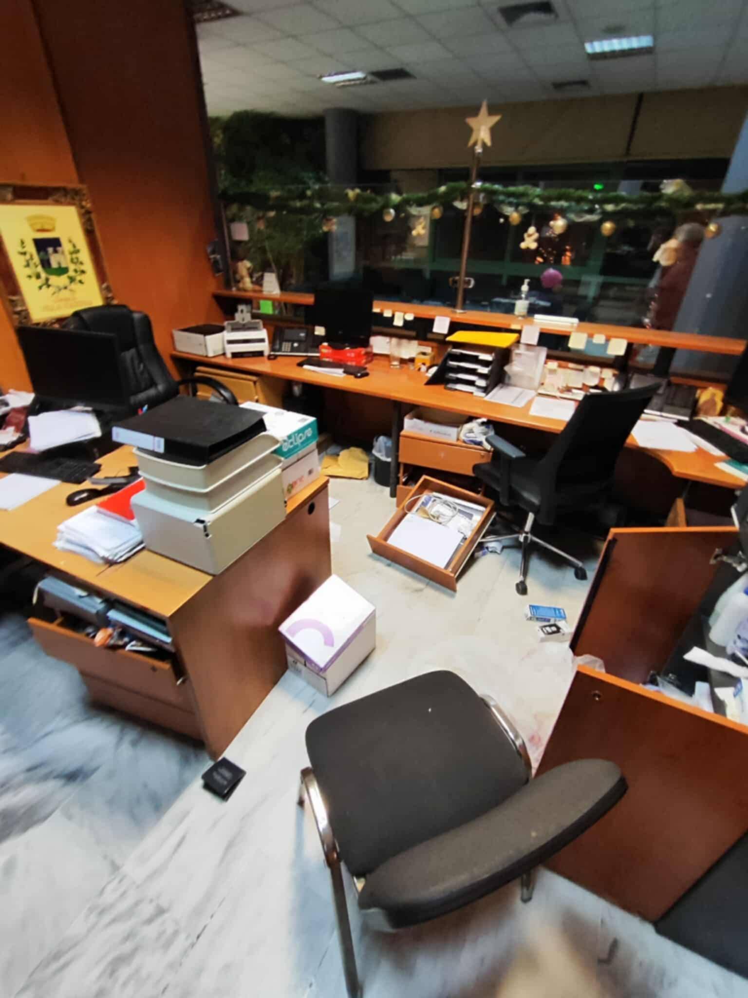 Διάρρηξη στο δημαρχείο Σαρωνικού: Αμεση αντίδραση και ενίσχυση μέτρων ασφαλείας