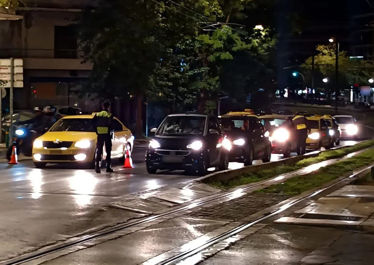 Συνεχείς έλεγχοι της τροχαίας στην Αττική: 266 παραβάσεις και 6 συλλήψεις λόγω αλκοόλ