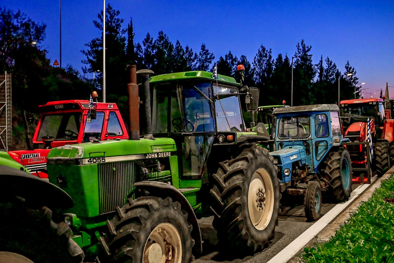 Εγνατία: Κλείσιμο ρεύματος από Αλεξανδρούπολη προς Ξάνθη από αγρότες στον δυτικό κόμβο Κομοτηνής
