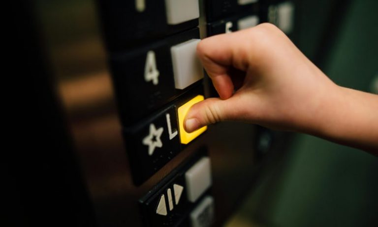 Νέα προθεσμία για την καταχώριση ανελκυστήρων στο μητρώο