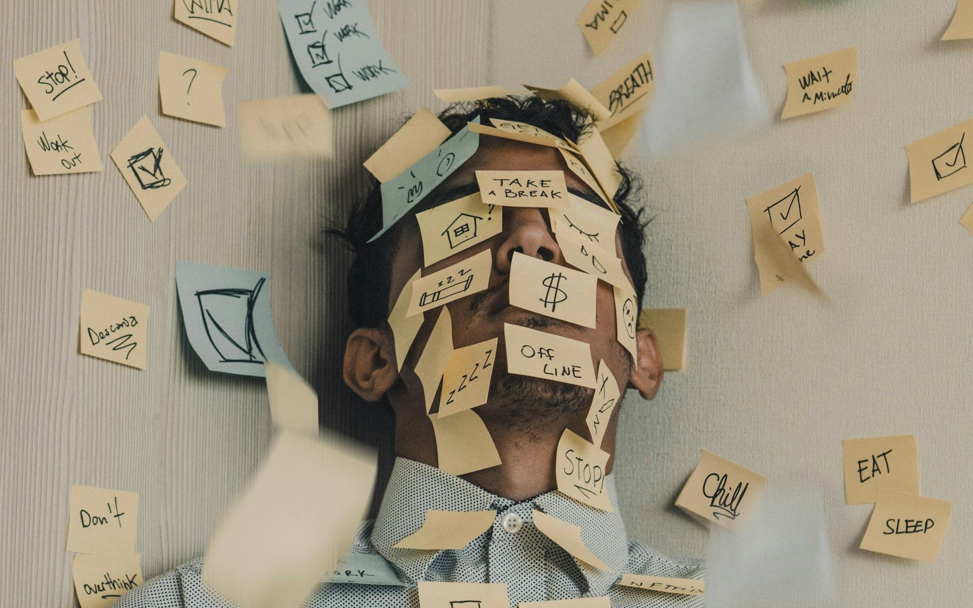 Αποφόρτιση: Πέντε στρατηγικές για να αποδεσμευτείτε από την εργασία πριν επιστρέψετε στο σπίτι