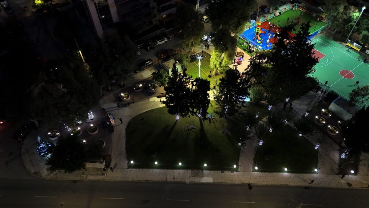 Εγκαινιάστηκε ο νέος πολυχώρος πρασίνου και αναψυχής στην πλατεία Ρήγα Φεραίου της Αργυρούπολης