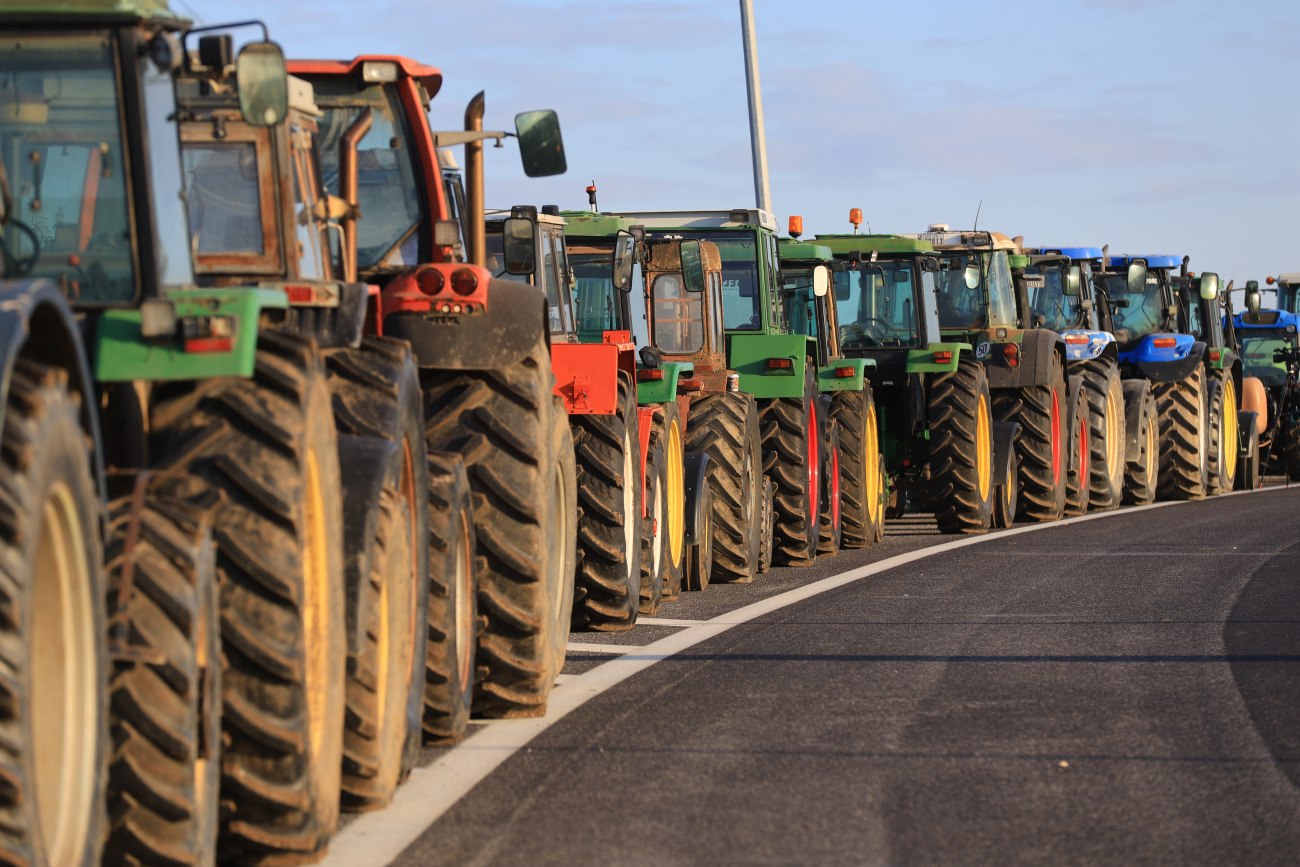 Κρίση στο Μαξίμου λόγω των κινητοποιήσεων των αγροτών και η αντίδραση της αντιπολίτευσης