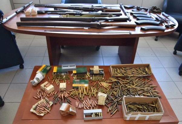 Μίνι οπλοστάσιο ανακαλύφθηκε σε κατοικία 54χρονου στο Ηράκλειο