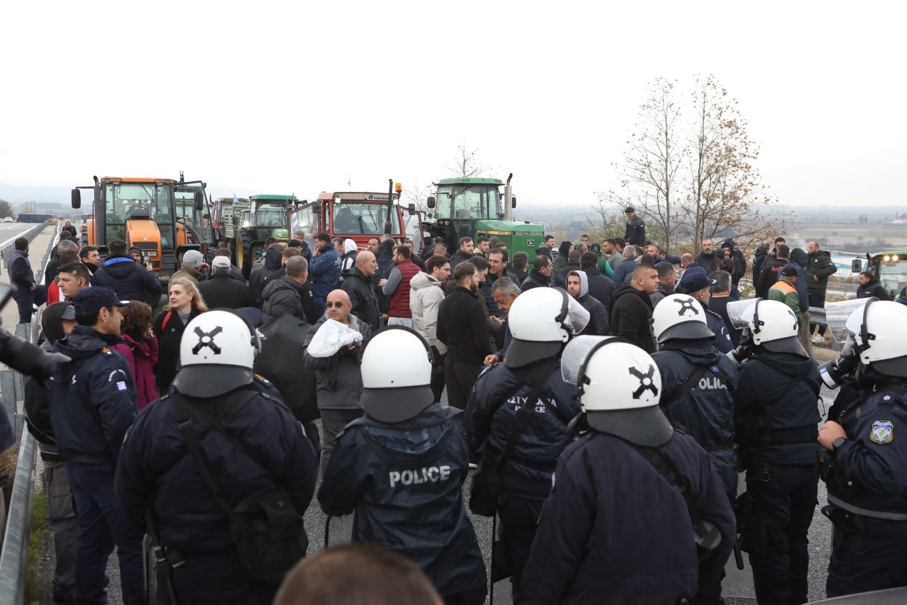 Αγρότες: Δυναμική ενίσχυση των μπλόκων, η καταστολή δεν αποδίδει