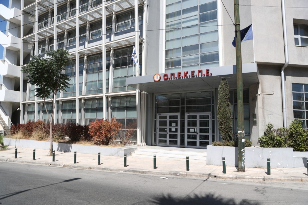 Ζαχαριάδης: ΟΠΕΚΕΠΕ και ΙΝΕΔΙΒΙΜ αποδεικνύουν ότι στη χώρα μας επικρατεί μια πανδημία γαλάζιων ακρίδων