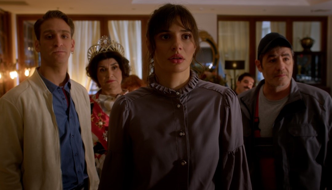 Το νέο επεισόδιο του HOTΕΛ ΕΛVIRA: Σχέδια και παρεξηγήσεις