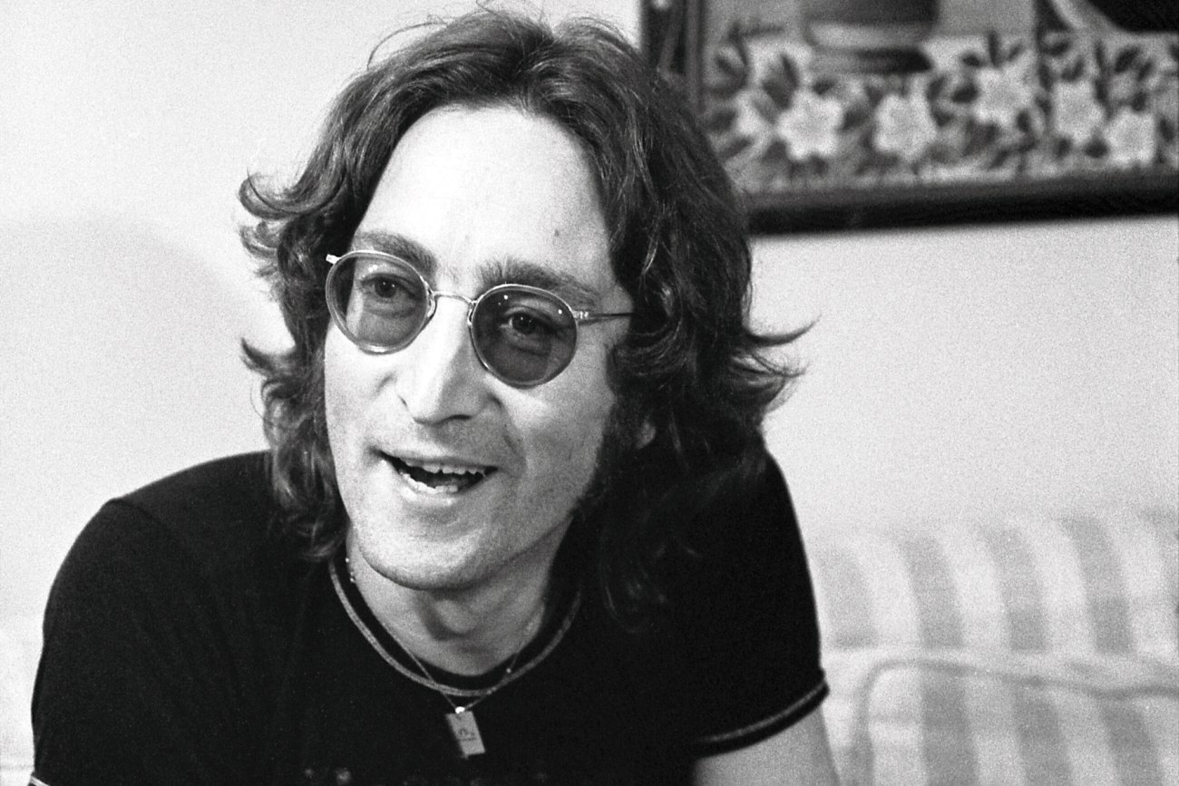 Όταν ο Τζον Λένον προκάλεσε αναστάτωση με ένα μαχαίρι σε πάρτι της Νέας Υόρκης