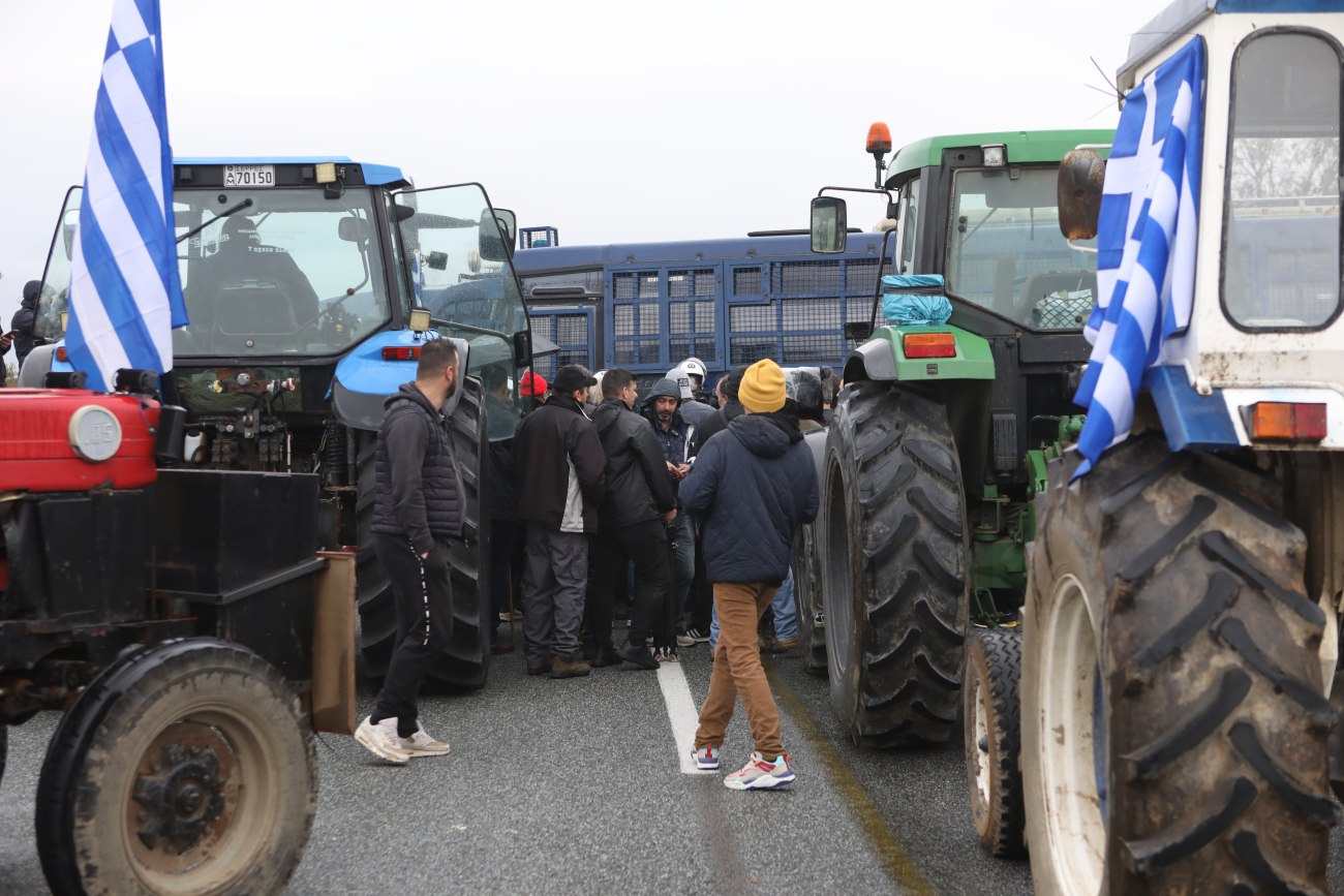 ΠΑΣΟΚ: Μειωμένες ενισχύσεις για τους αγρότες και ανύπαρκτη αναθεώρηση του ΕΛΓΑ