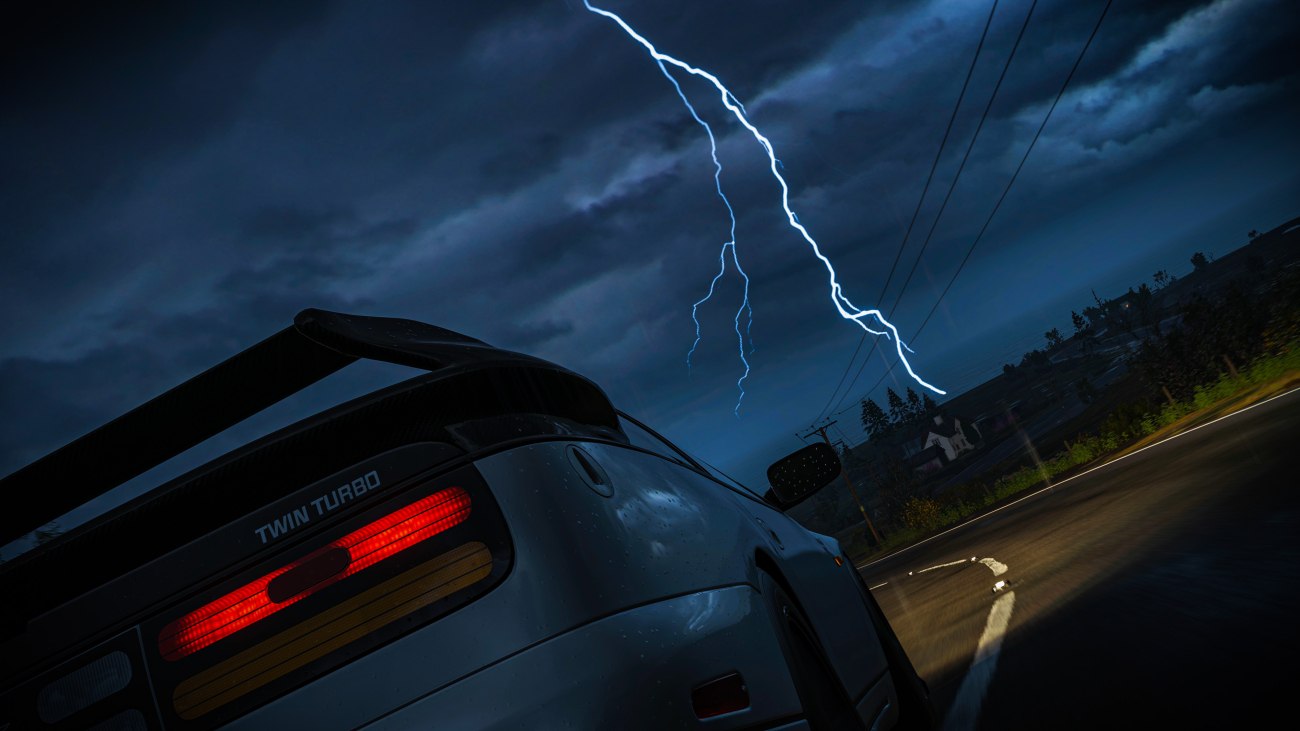 Οδήγηση σε καταιγίδα: Τι πρέπει να γνωρίζετε για τους κεραυνούς