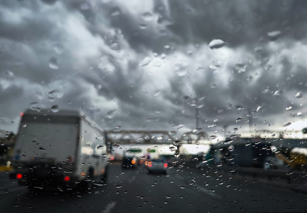 Κακοκαιρία Byron: Κλειστά τα διόδια Ελευσίνας στην κατεύθυνση προς Κόρινθο – Ουρές χιλιομέτρων και εγκλωβισμένοι οδηγοί