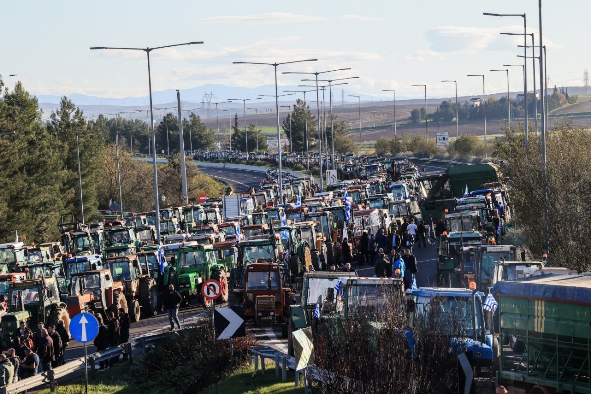 Στα αγροτικά μπλόκα της Κεντρικής Μακεδονίας βρέθηκε κλιμάκιο του ΠΑΣΟΚ