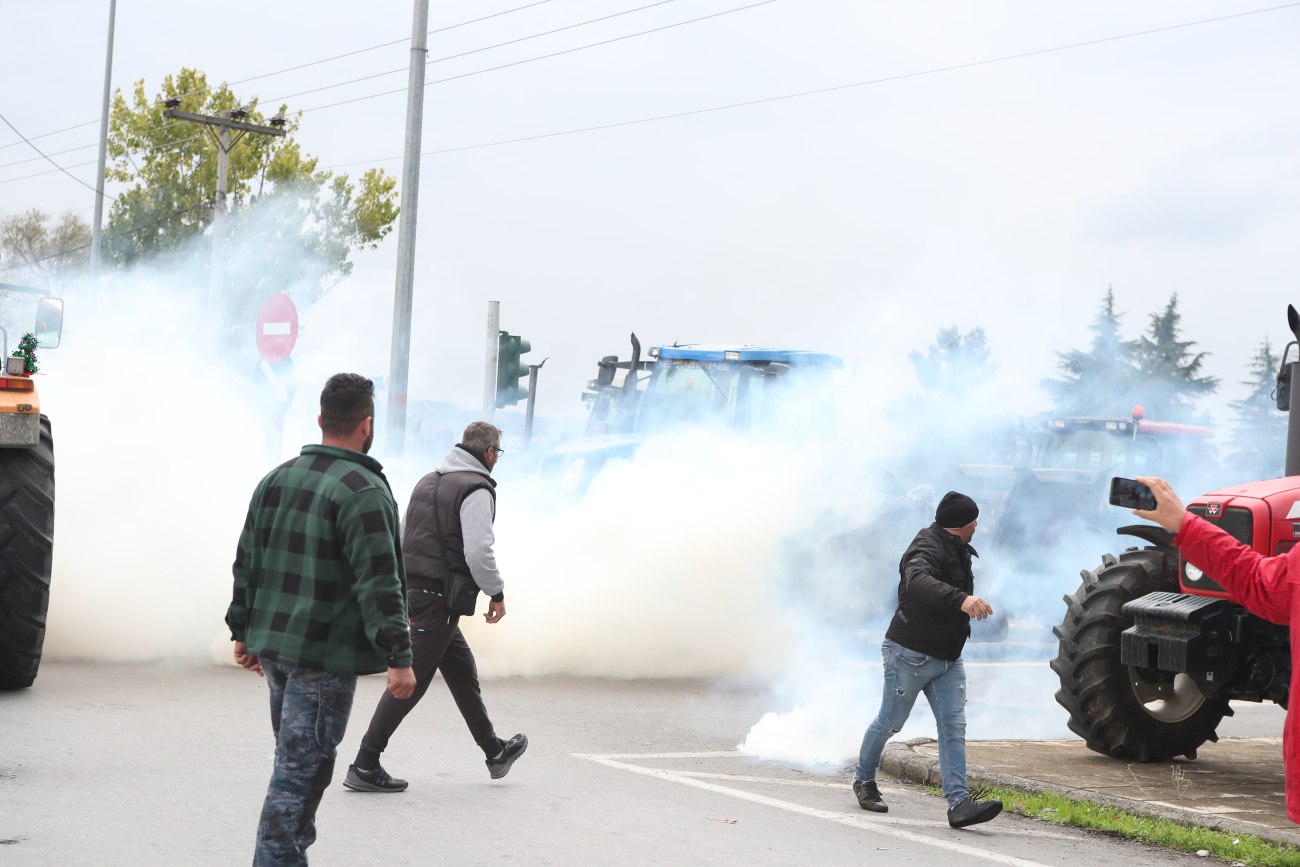 Θεσσαλονίκη: Χημικά κατά των αγροτών από την αστυνομία
