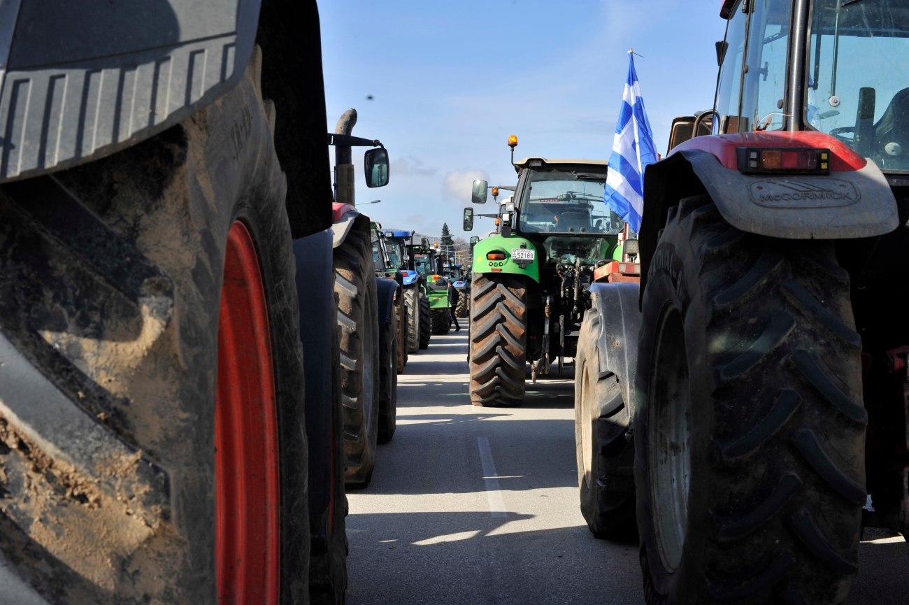 Δυναμική στήριξη στους αγρότες από σωματεία και ομοσπονδίες: Συγκεντρώσεις σήμερα στο υπουργείο Αγροτικής Ανάπτυξης