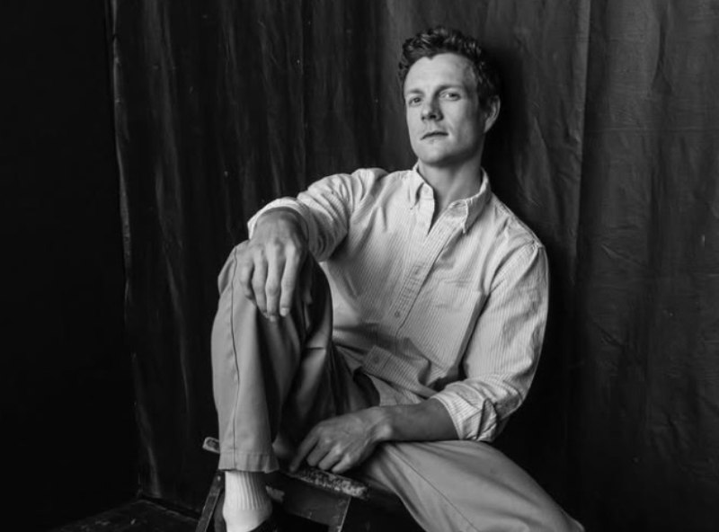 Ο Πάτρικ Γκίμπσον γίνεται η φωνή του Τζέιμς Μποντ, αλλά δεν θα υποδυθεί τον 007