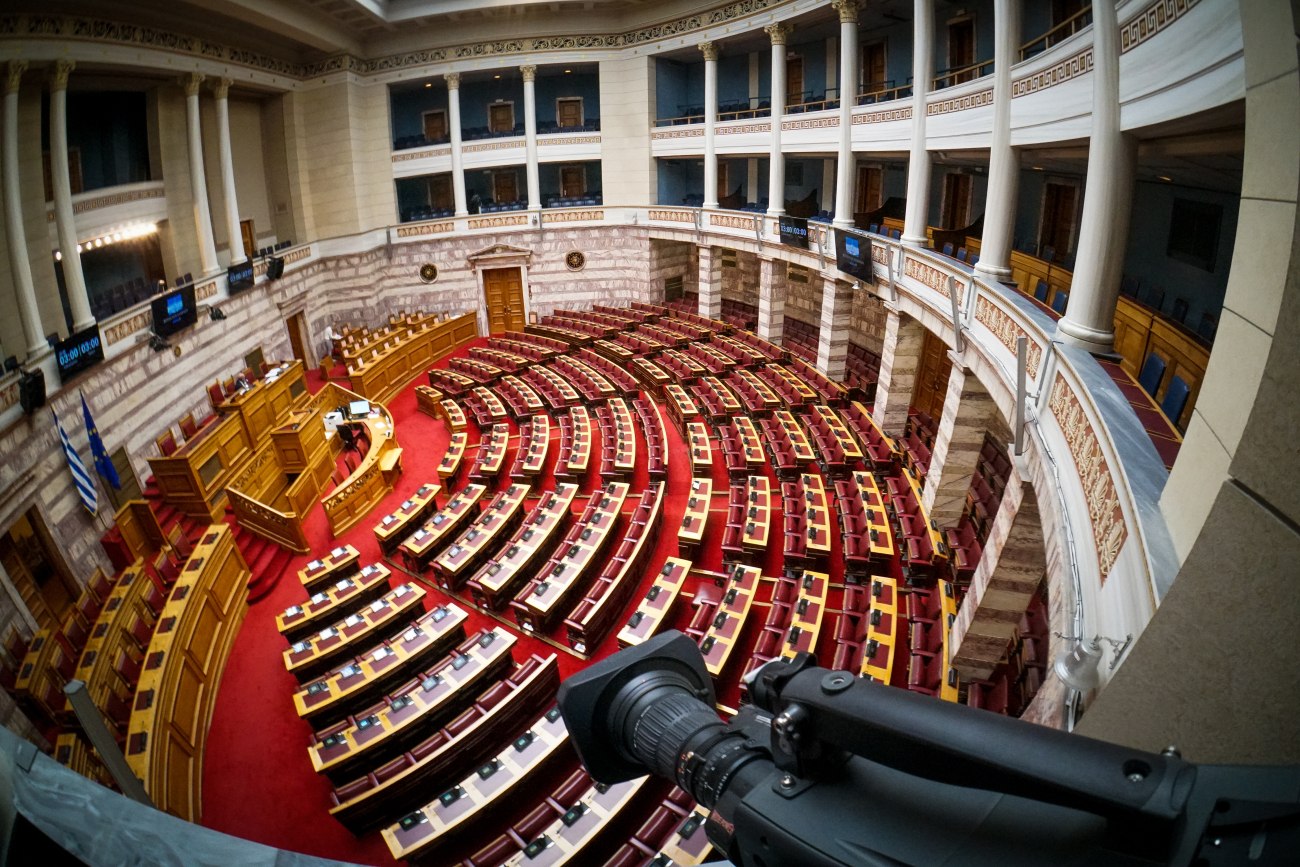 ΙΝΕΔΙΒΙΜ: Σκάνδαλο διαχείρισης με πολιτικές προεκτάσεις – Καταιγισμός αποκαλύψεων και αντιδράσεις από την κυβέρνηση