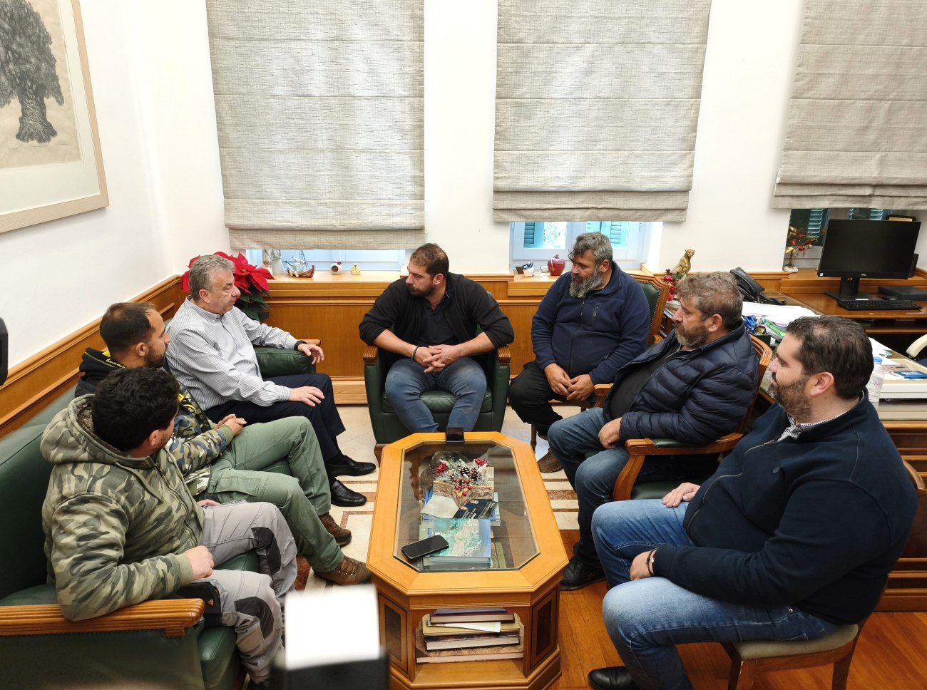 Συνάντηση του περιφερειάρχη Κρήτης με εκπροσώπους αγροτοκτηνοτρόφων