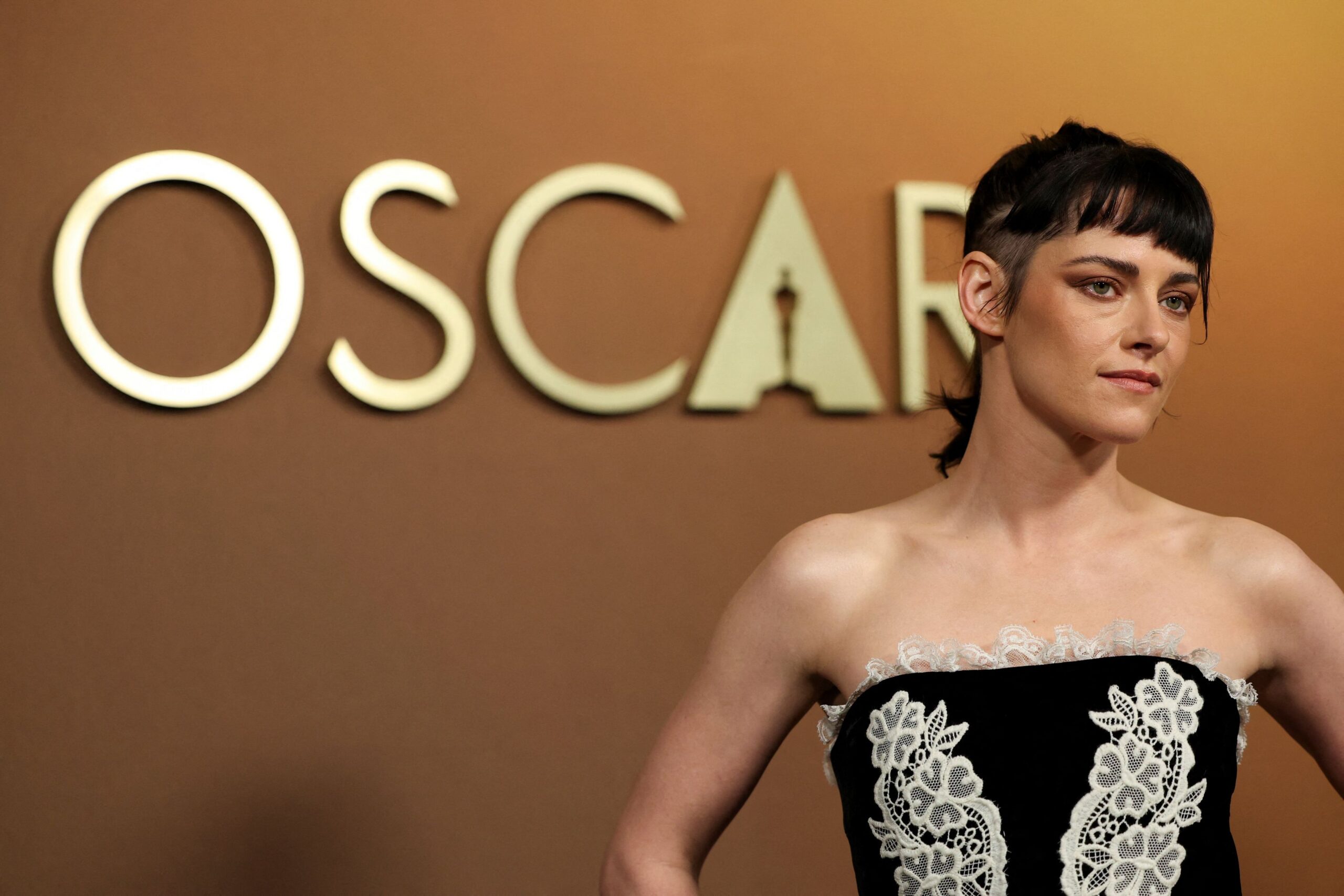 Η Κρίστεν Στιούαρτ σε δημόσια κριτική: Ο Μπράντο ως ήρωας και η ευαλωτότητα των γυναικών ηθοποιών