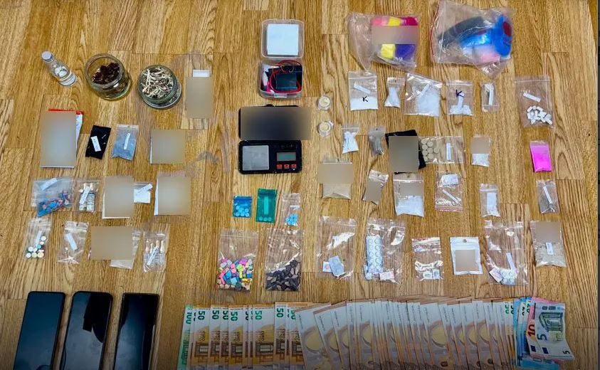 Σύλληψη 49χρονου DJ στον Νέο Κόσμο για διακίνηση ποικιλίας ναρκωτικών