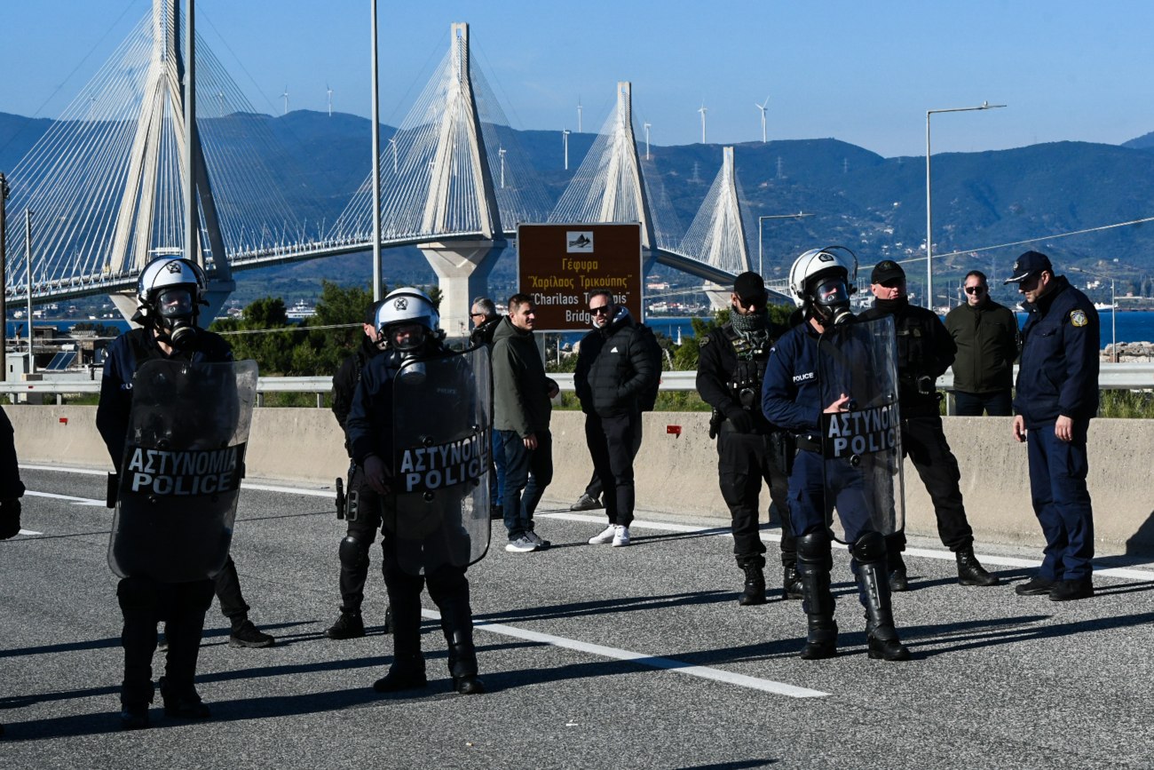 Αγρότες: Σφοδρή πίεση στην κυβέρνηση καθώς οι γαλάζιοι βουλευτές εντάσσονται στις κινητοποιήσεις