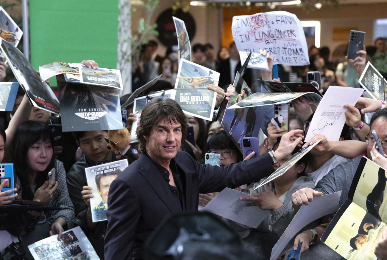 Ο Τομ Κρουζ κρατά αποστάσεις από την πολιτική, αποφεύγοντας βραβεία και κινηματογραφικά έργα