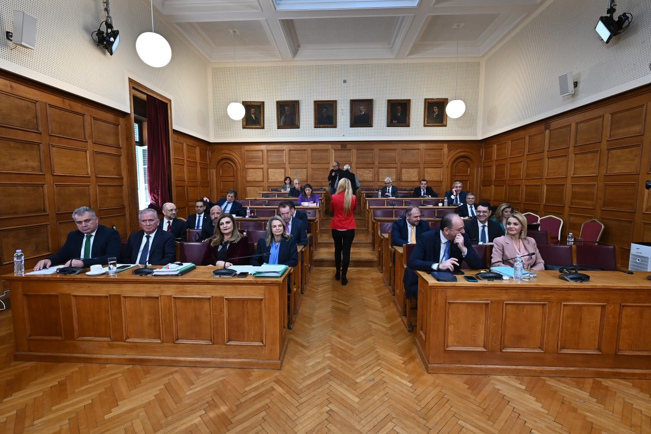 Εξεταστική επιτροπή: Ο Ξυλούρης επικαλείται δικαίωμα σιωπής για δεύτερη φορά