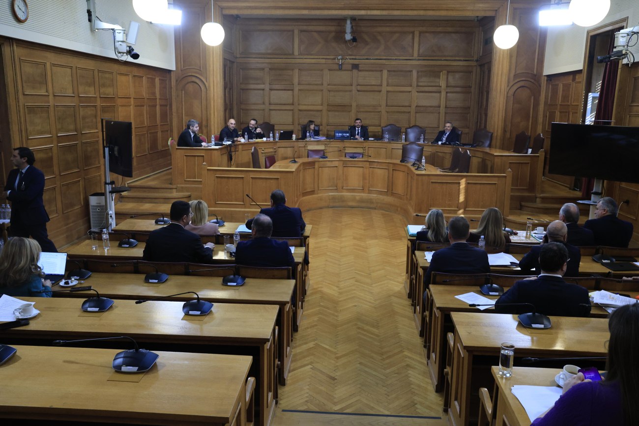 Πηγές ΠΑΣΟΚ: Τα ερωτήματα που παρέμειναν αναπάντητα από τον Φραπέ επικαλούμενο το δικαίωμα της σιωπής