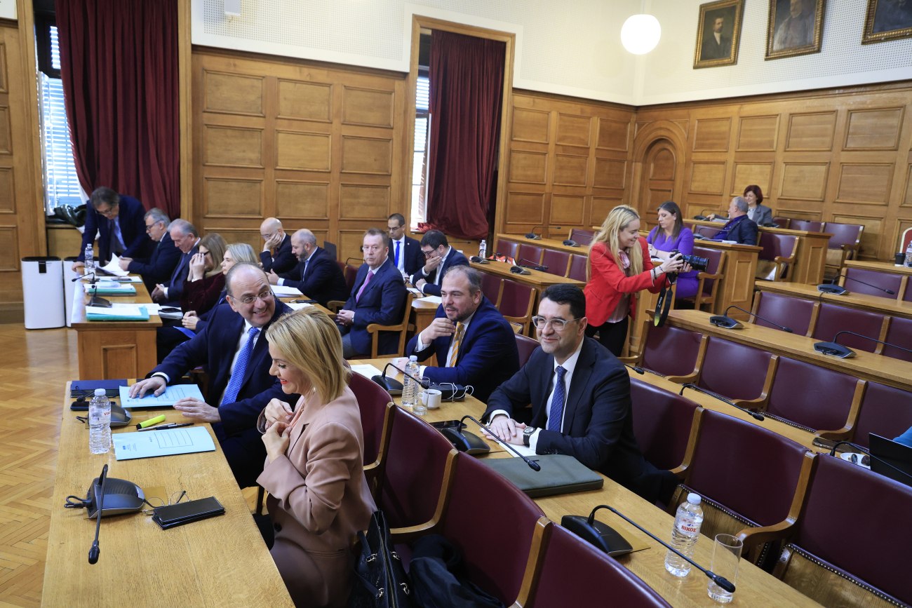 Χάος στην εξεταστική για τον ΟΠΕΚΕΠΕ: Κατάθεση Φραπέ στον εισαγγελέα χωρίς σύλληψη, η πλειοψηφία δηλώνει αναρμόδια