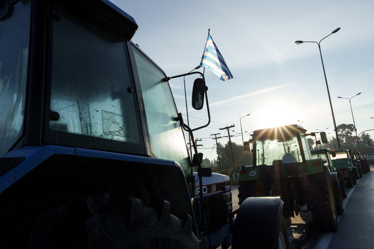 Αγρότες: Κατευθύνονται προς το λιμάνι της Θεσσαλονίκης με τρακτέρ – Ισχυρές αστυνομικές δυνάμεις επί ποδός