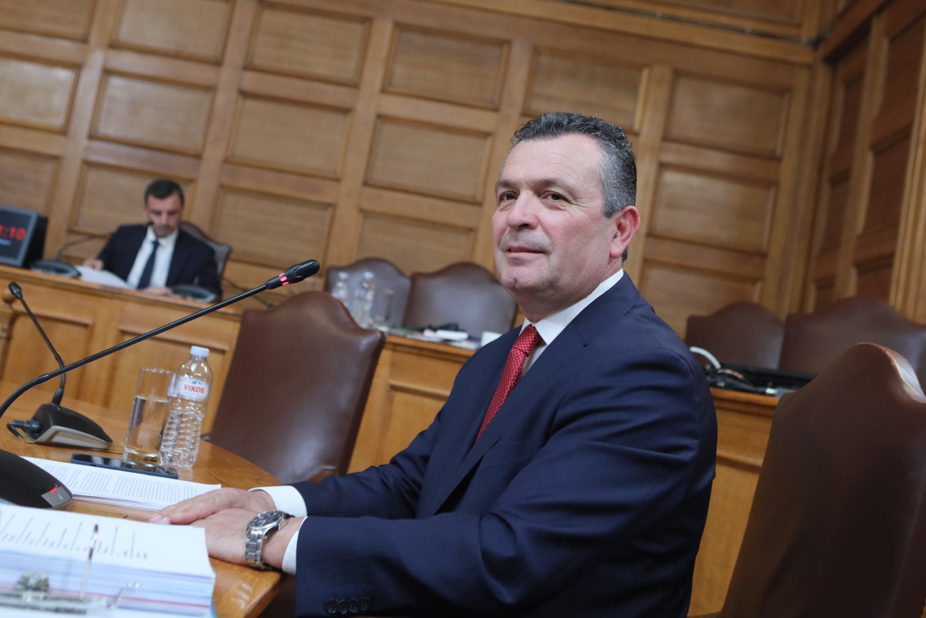 Εξεταστική επιτροπή: Ο Μπουκώρος δεν αποκαλύπτει την κυβερνητική πηγή που ενημέρωσε για τις επισυνδέσεις