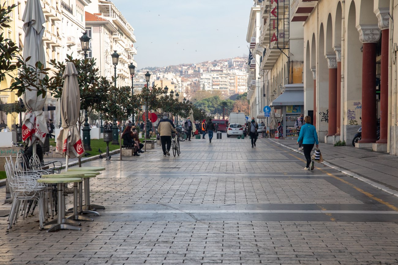 Σε εφαρμογή το εορταστικό ωράριο και στη Θεσσαλονίκη: Ποιες Κυριακές θα είναι ανοιχτά τα καταστήματα