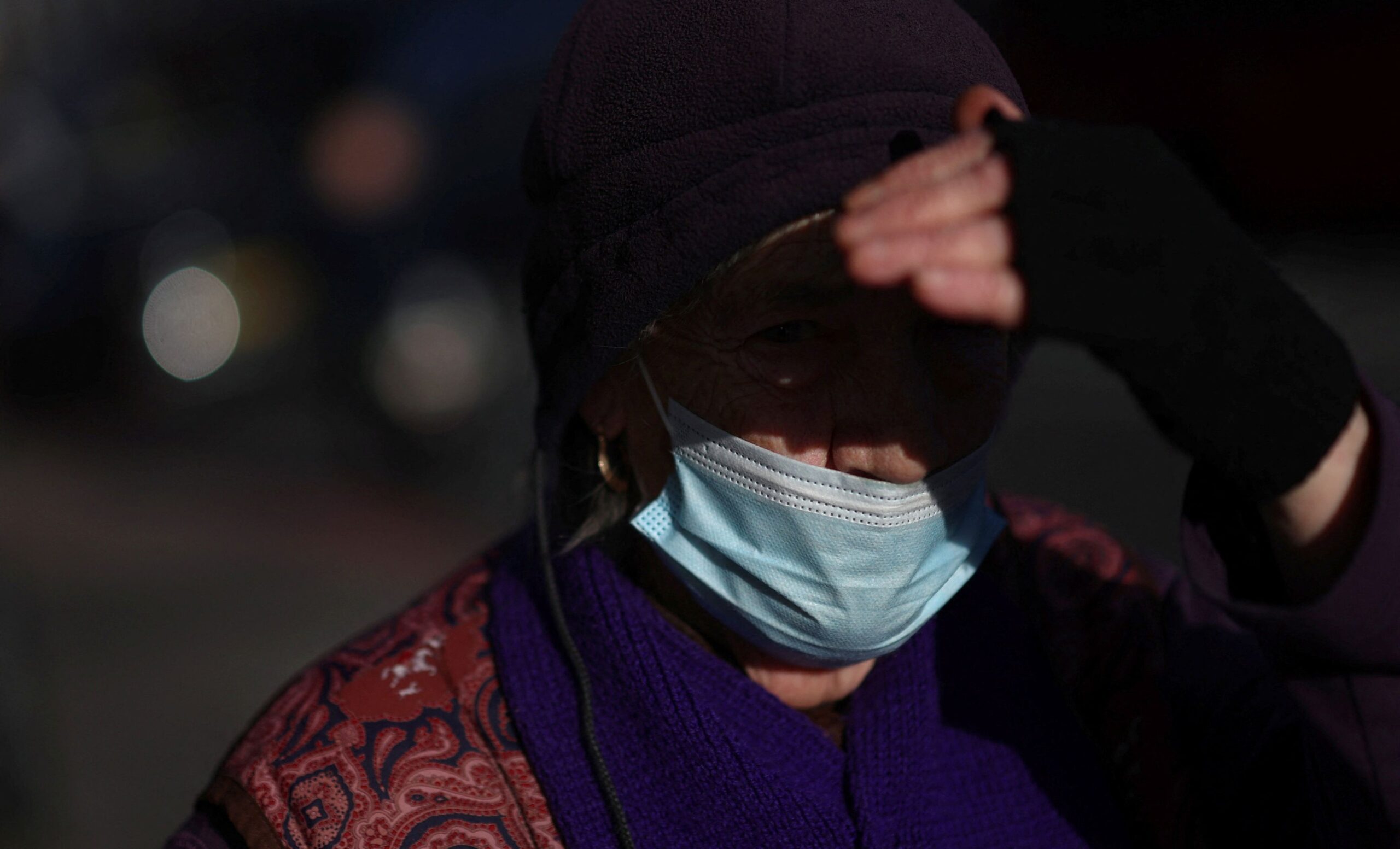 Γρίπη: Επιστροφή στη χρήση μάσκας στη Βρετανία λόγω ρεκόρ νοσηλειών – Προειδοποίηση από τους επιστήμονες