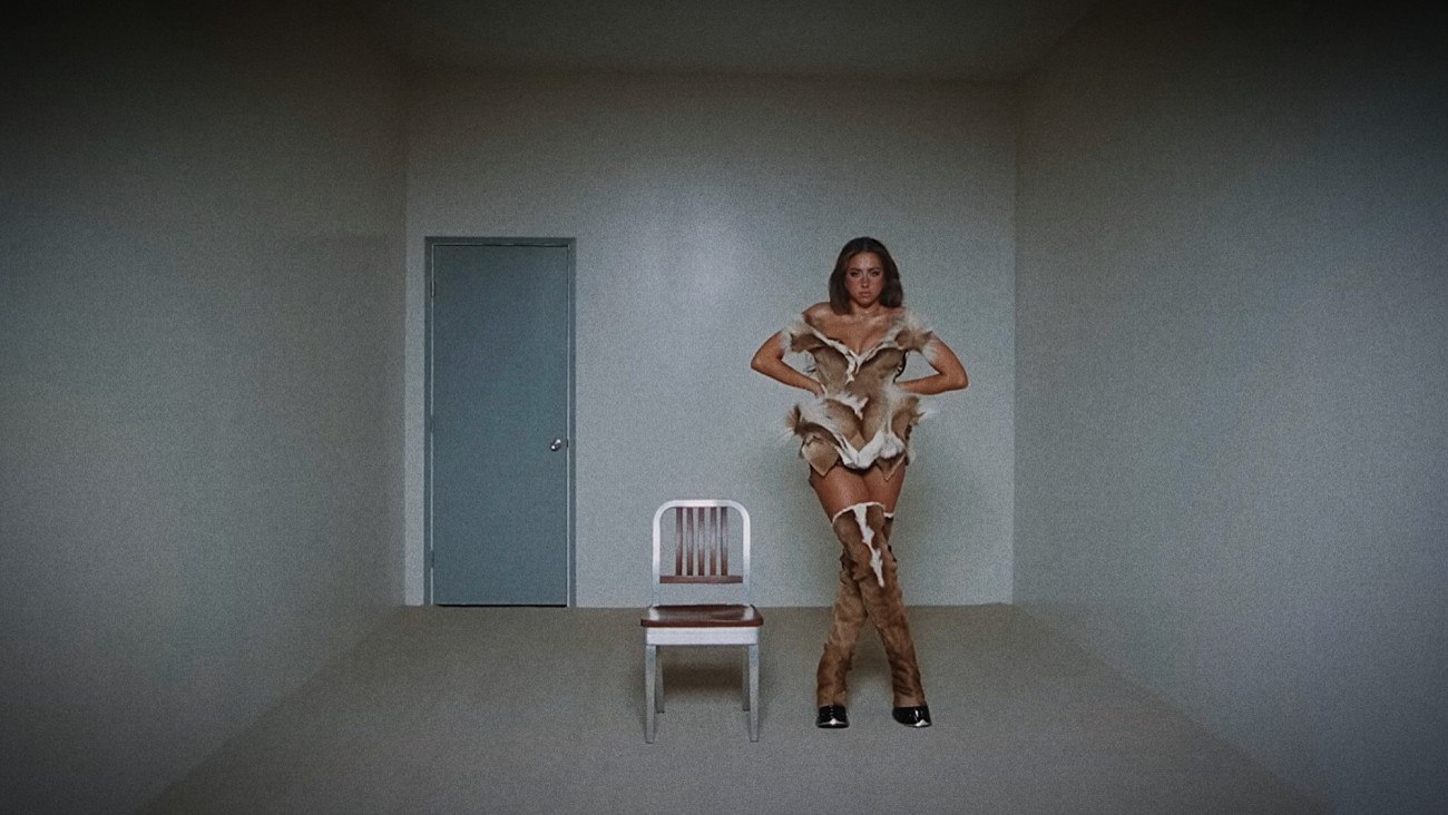 Η Τέιτ ΜακΡέι αποκαλύπτει την πίεση του Τύπου στις γυναίκες καλλιτέχνιδες