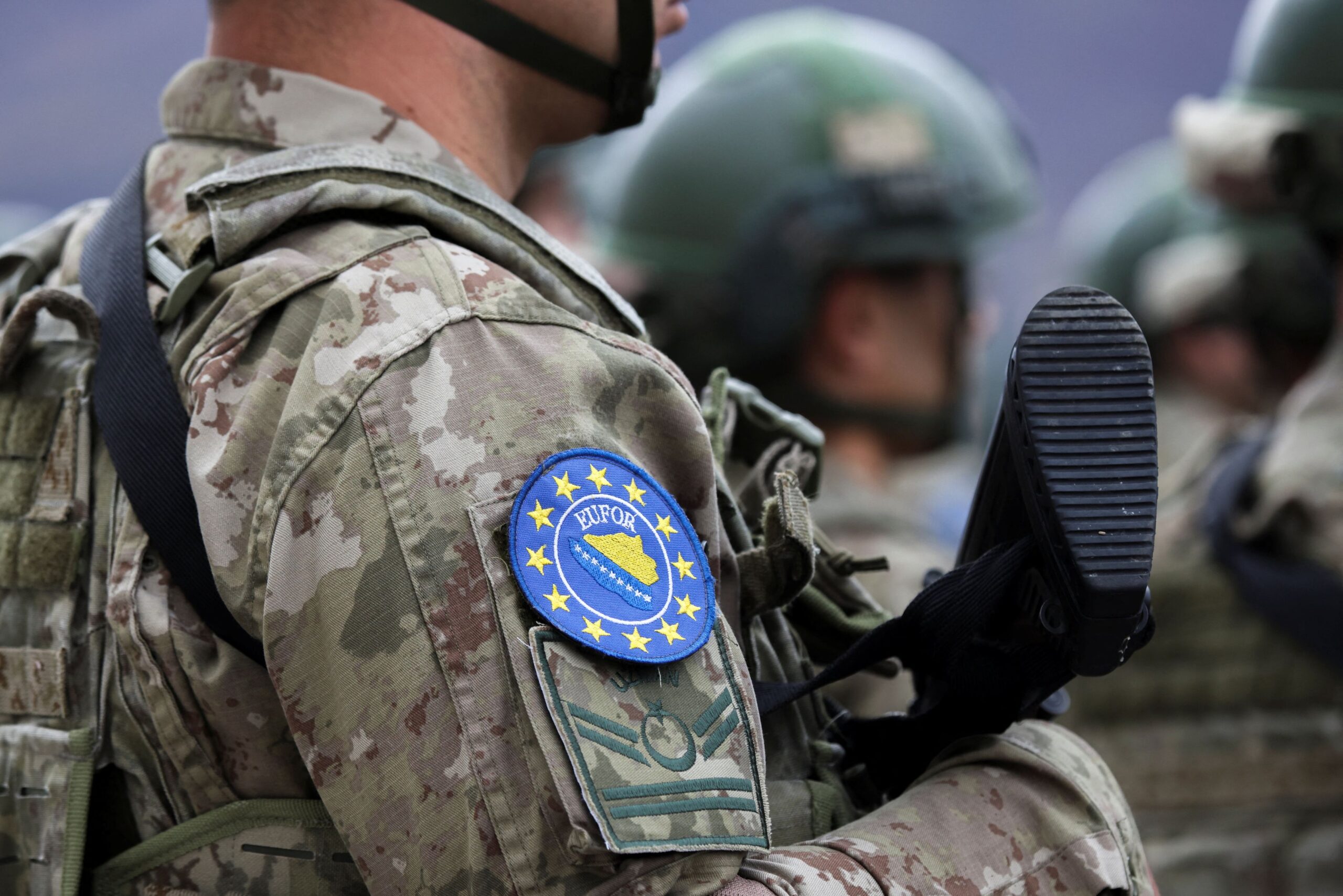 Ο Τραμπ καλεί την Ευρώπη να αναλάβει την αυτοάμυνά της: Λόγια εύκολα, πράξεις δύσκολες