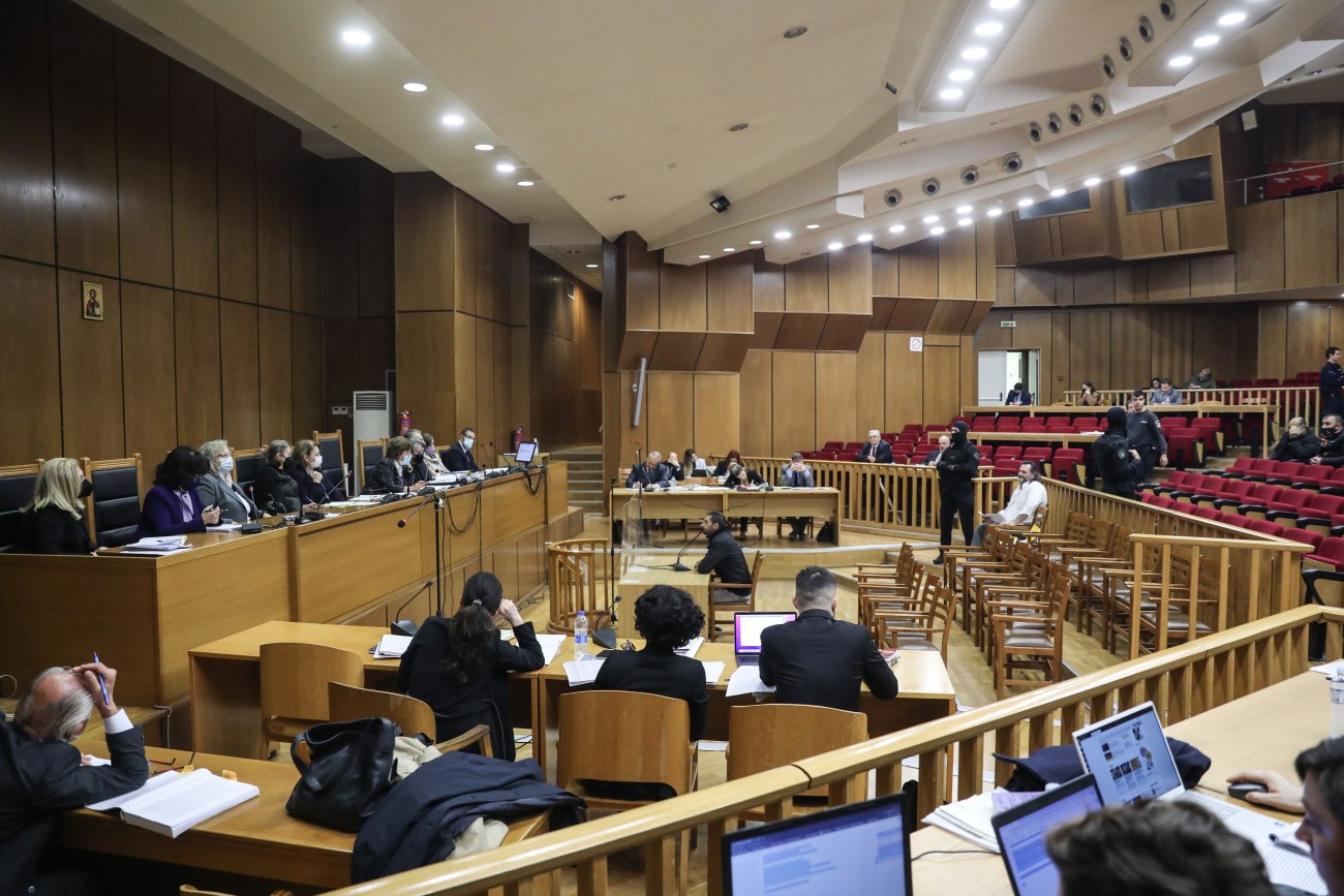 Δίκη Χρυσής Αυγής: Βαθύ κατηγορητήριο από την εισαγγελέα – Η βία ως κύριο όπλο