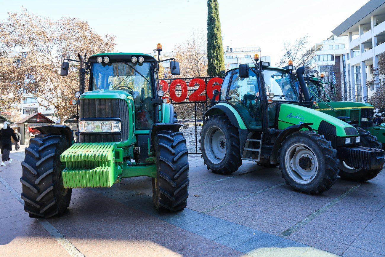 Δημοσκόπηση: 8 στους 10 πολίτες στηρίζουν τους αγρότες και επιθυμούν εκλογές το 2026