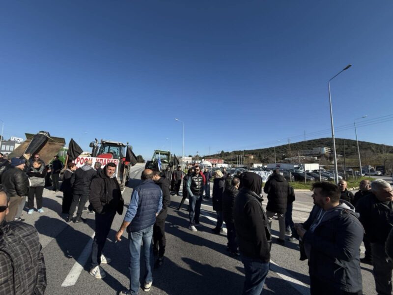 Στο πλευρό των αγροτών στο μπλόκο Δερβενίου η Δήμαρχος Λαγκαδά