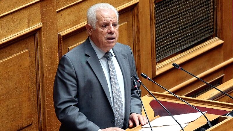Συζήτηση στην Βουλή για την Αναθεώρηση του Συντάγματος: Κεφαλογιάννης και Λιακούλη ανταλλάσσουν πυρά