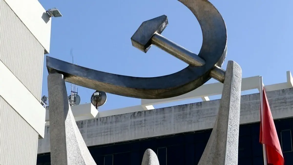 ΚΚΕ: «Σταθερότητα» που τροφοδοτεί την ακρίβεια και τη φοροληστεία, λέει για την κυβέρνηση